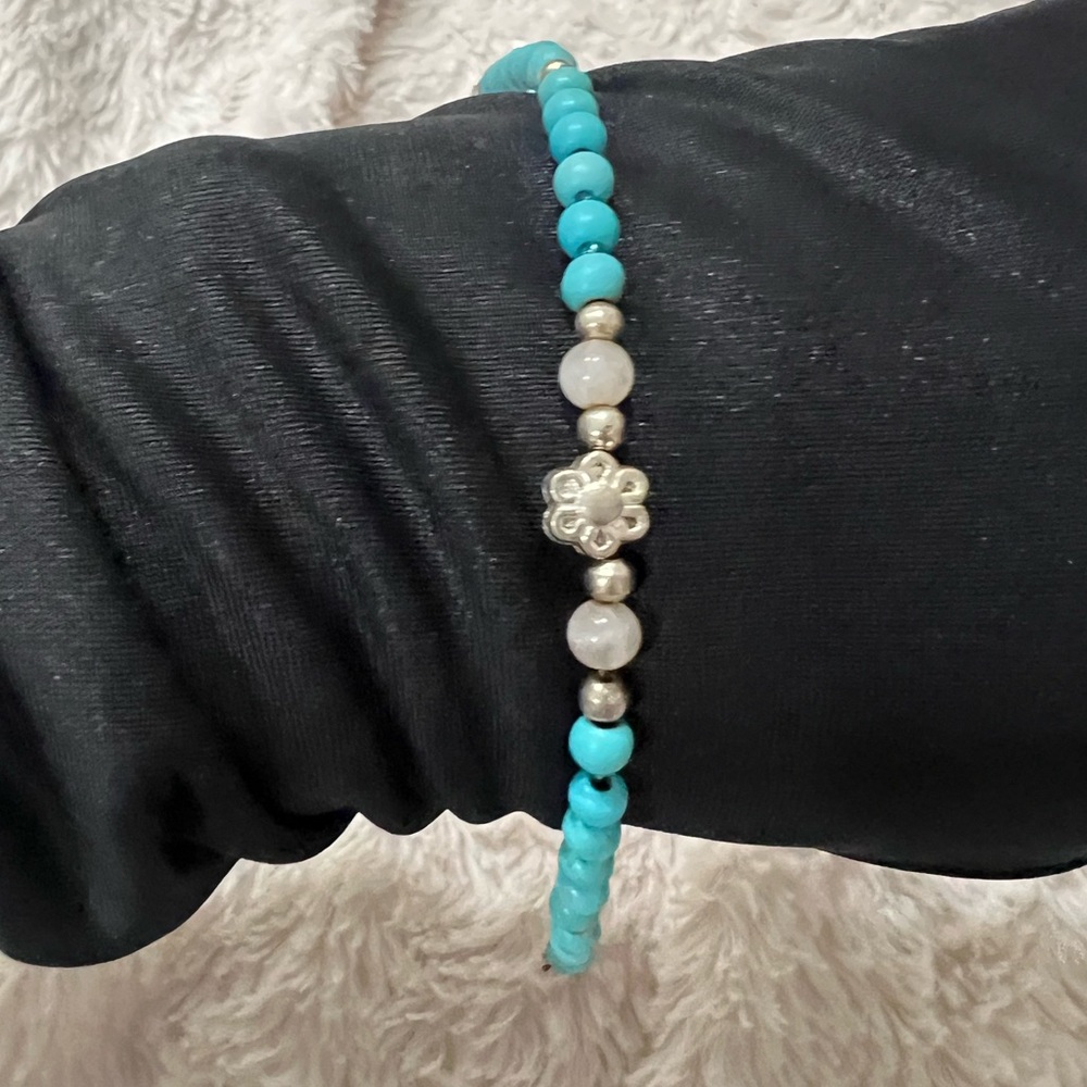 Turquoise and Silver Beaded Bracelet